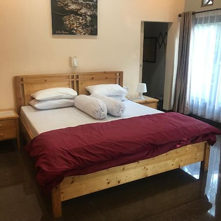 Villa Naumi Бандунг Екстериор снимка