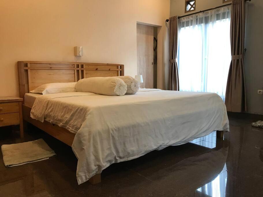 Villa Naumi Бандунг Екстериор снимка