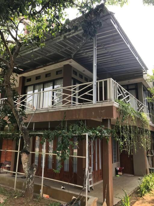 Villa Naumi Бандунг Екстериор снимка