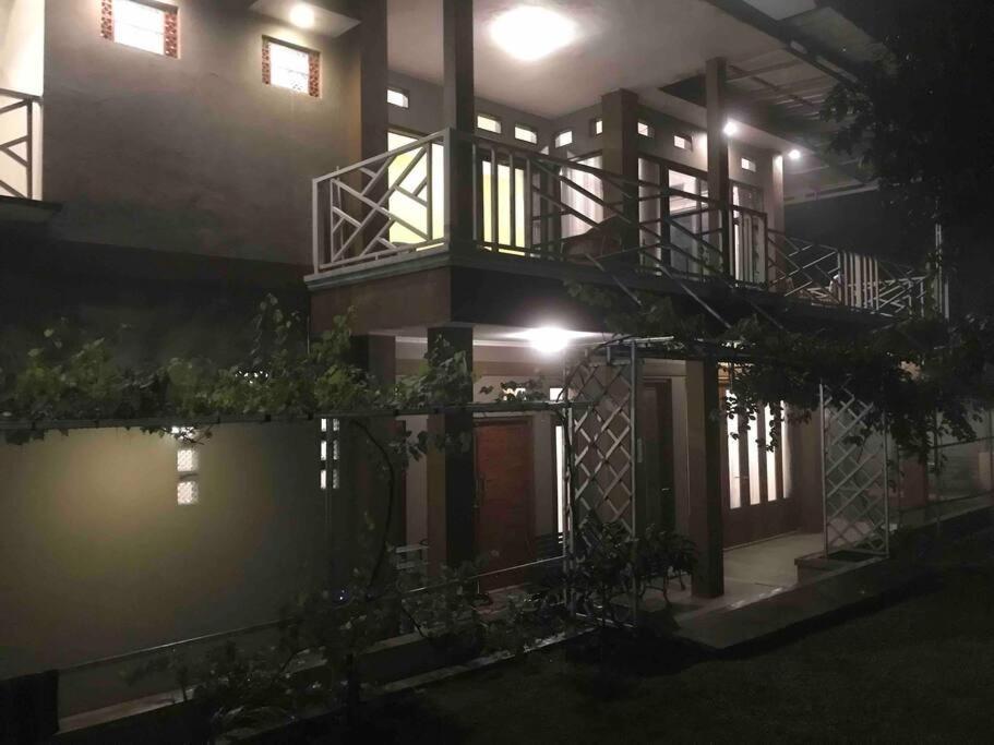 Villa Naumi Бандунг Екстериор снимка