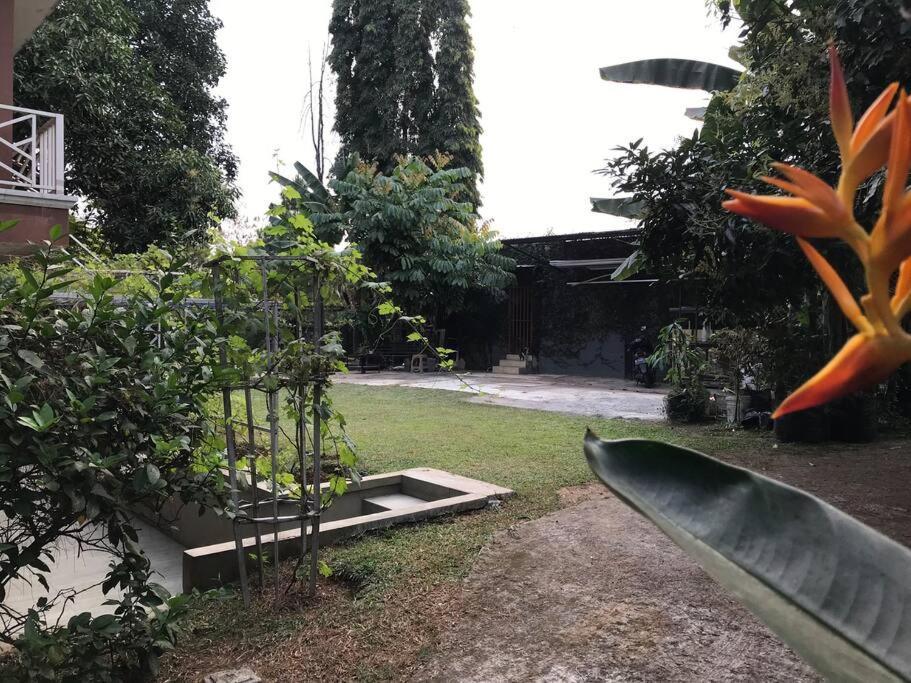 Villa Naumi Бандунг Екстериор снимка